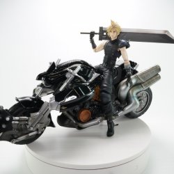 Figura de ação de Cloud Strife